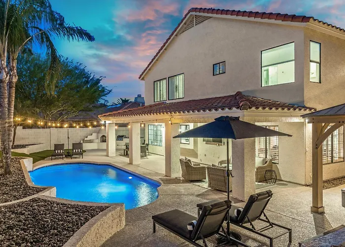 Desert Sol L Heated Pool L Hot Tub L Putting