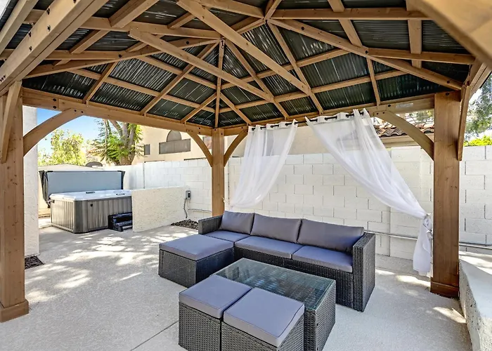 Holiday home Desert Sol L Heated Pool L Hot Tub L Putting *