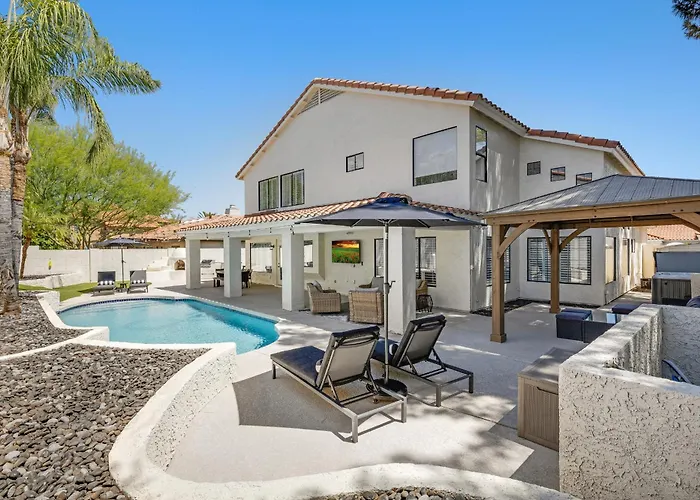 Desert Sol L Heated Pool L Hot Tub L Putting Holiday home