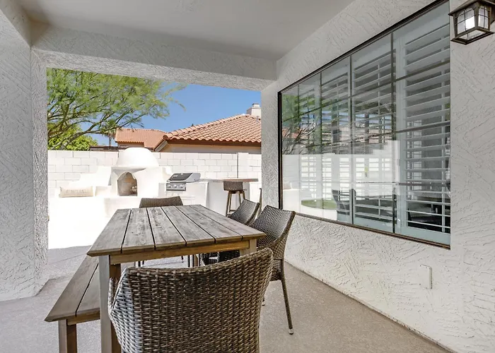 Desert Sol L Heated Pool L Hot Tub L Putting